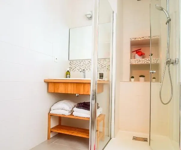 -- La Main à La Pâte -- Couette-café